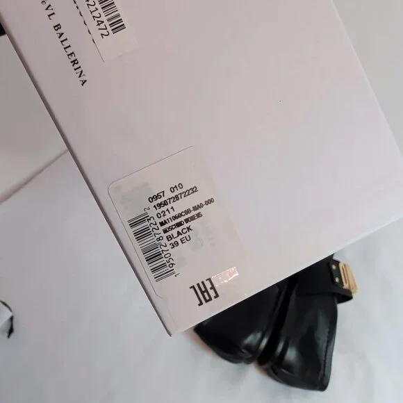 Moschino Couture Leather Ballet Flats With Gold Metal Letter Logo Sz 39 - Picture 8 of 10